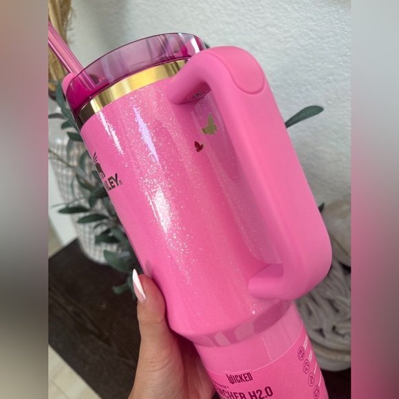 Stanley x Wicked Glinda Limited Edition 40oz - Picture 4 of 7